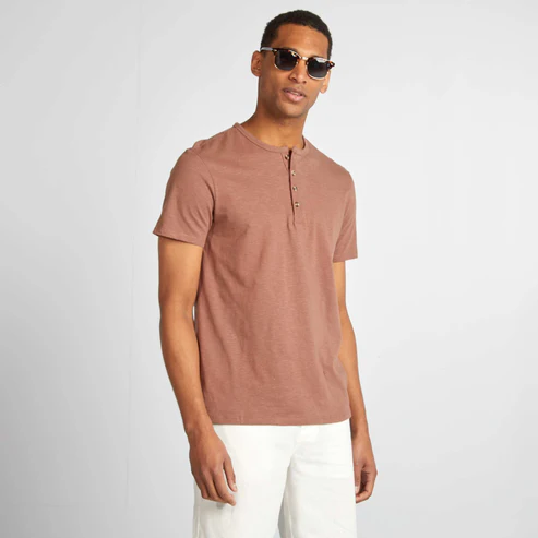 Brown jersey t-shirt with tunisian collar